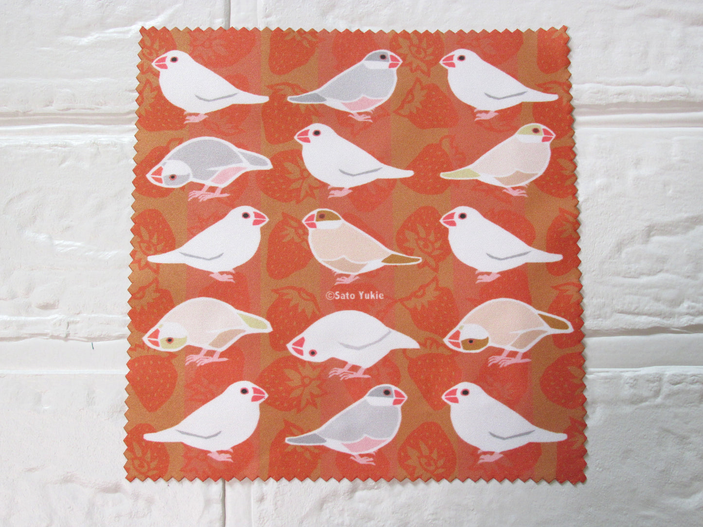 マイクロファイバークロス いちご文鳥(クリーム×シルバー×白×シナモン)