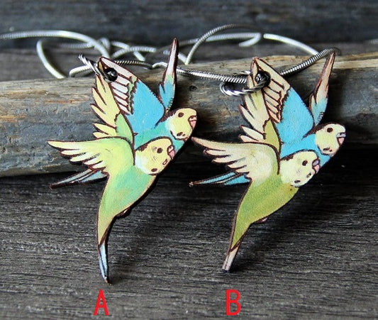 レザーネックレス 飛行中の2羽 セキセイインコ - 小鳥雑貨専門のお店 スウィート・バーディー・ブティック