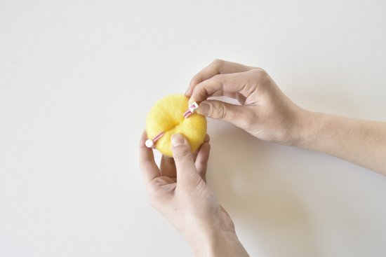 羊毛ボンボン　くるくるボンボン　セキセイインコ　オカメインコ　手作りキット