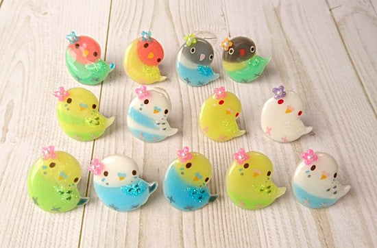 ブローチ お花とインコ セキセイインコ パイドグリーン