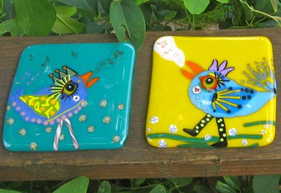 ガラスフュージング 小鳥のお姫様コレクション 《 サッカー好きなお姫様》 コースター D - 小鳥雑貨専門のお店 スウィート・バーディー・ブティック