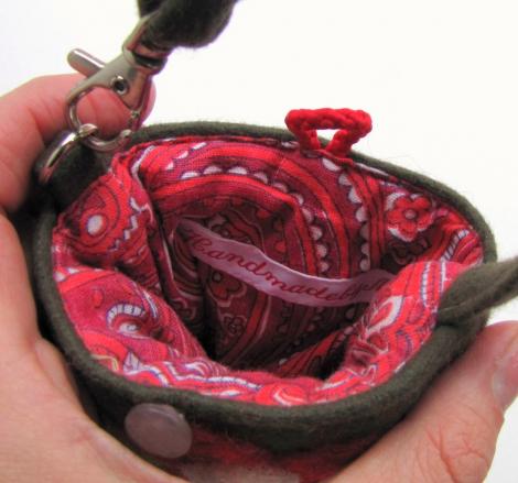 30% OFF 幸せな小鳥とお花 A ストラップ付きのポーチ - 小鳥雑貨専門のお店 スウィート・バーディー・ブティック