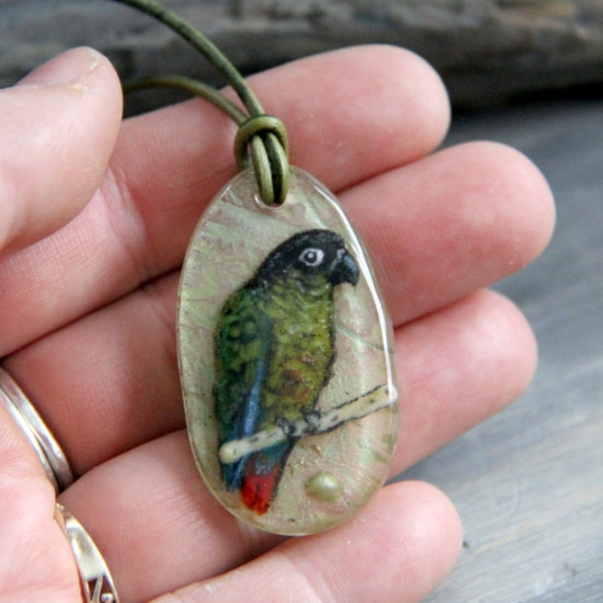 ガラスフュージングペンダント ウロコインコ - 小鳥雑貨専門のお店 スウィート・バーディー・ブティック