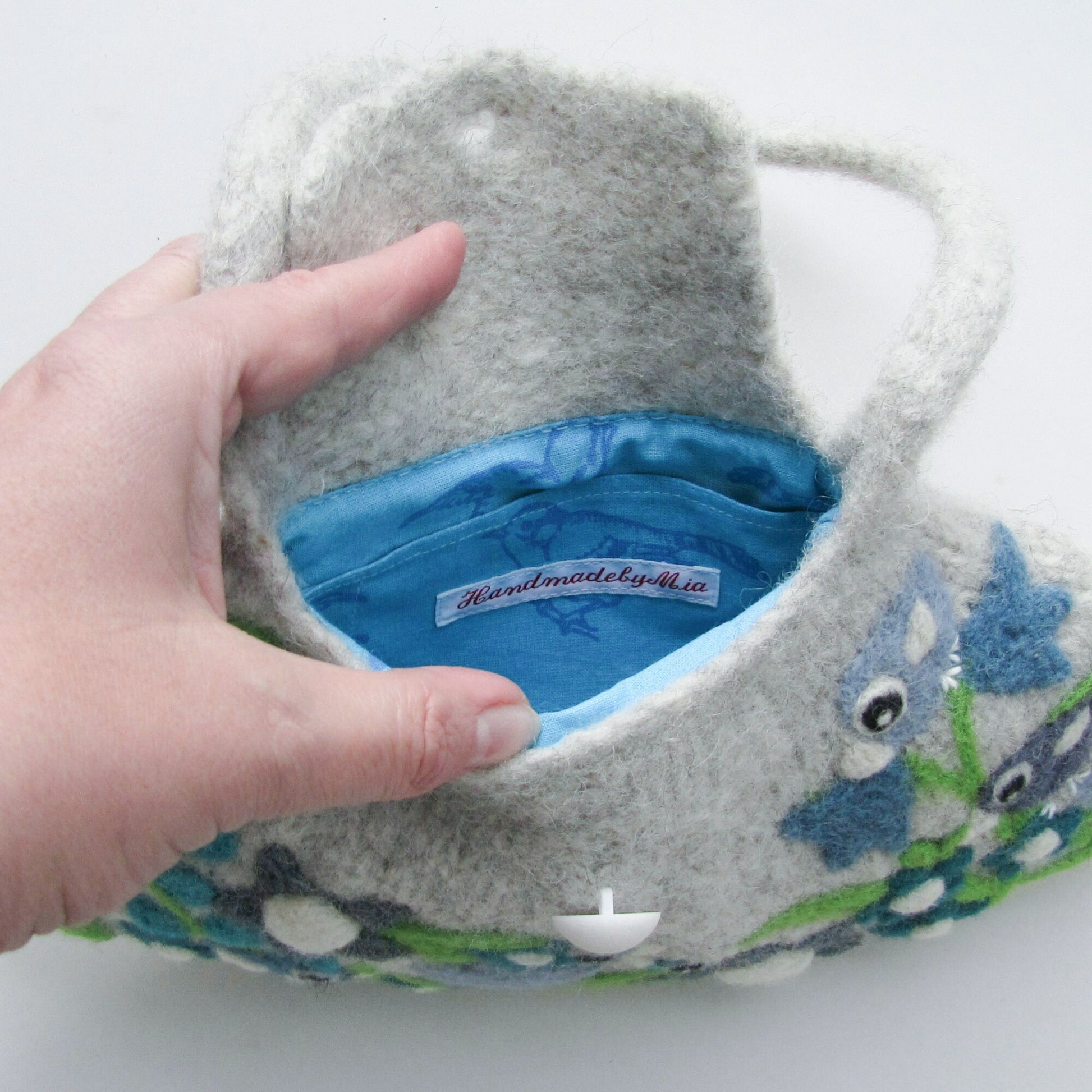 お花と小鳥いっぱいの羊毛フェルトバッグ ライトグレー - 小鳥雑貨専門のお店 スウィート・バーディー・ブティック