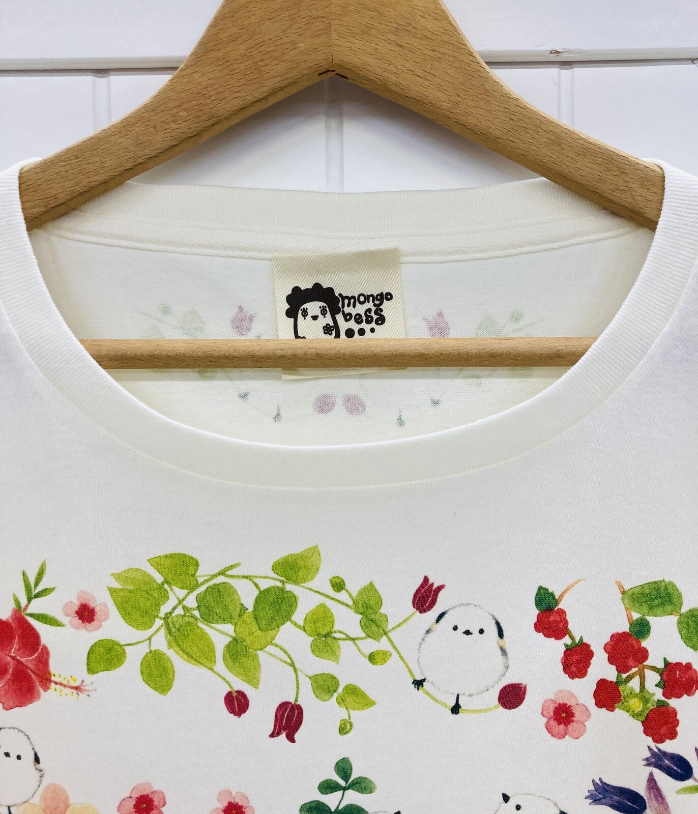 レディースTシャツ　花とシマエナガ　受注製作　送料無料　クーポン利用不可