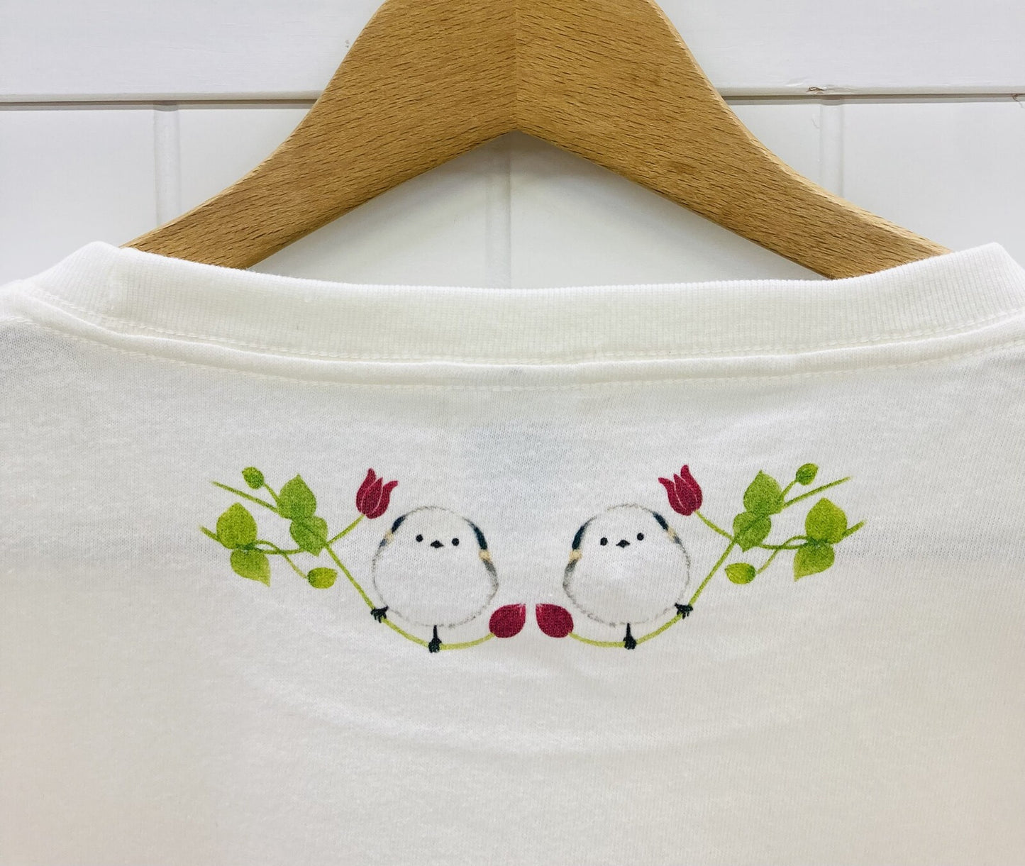 レディースTシャツ　花とシマエナガ　受注製作　送料無料　クーポン利用不可