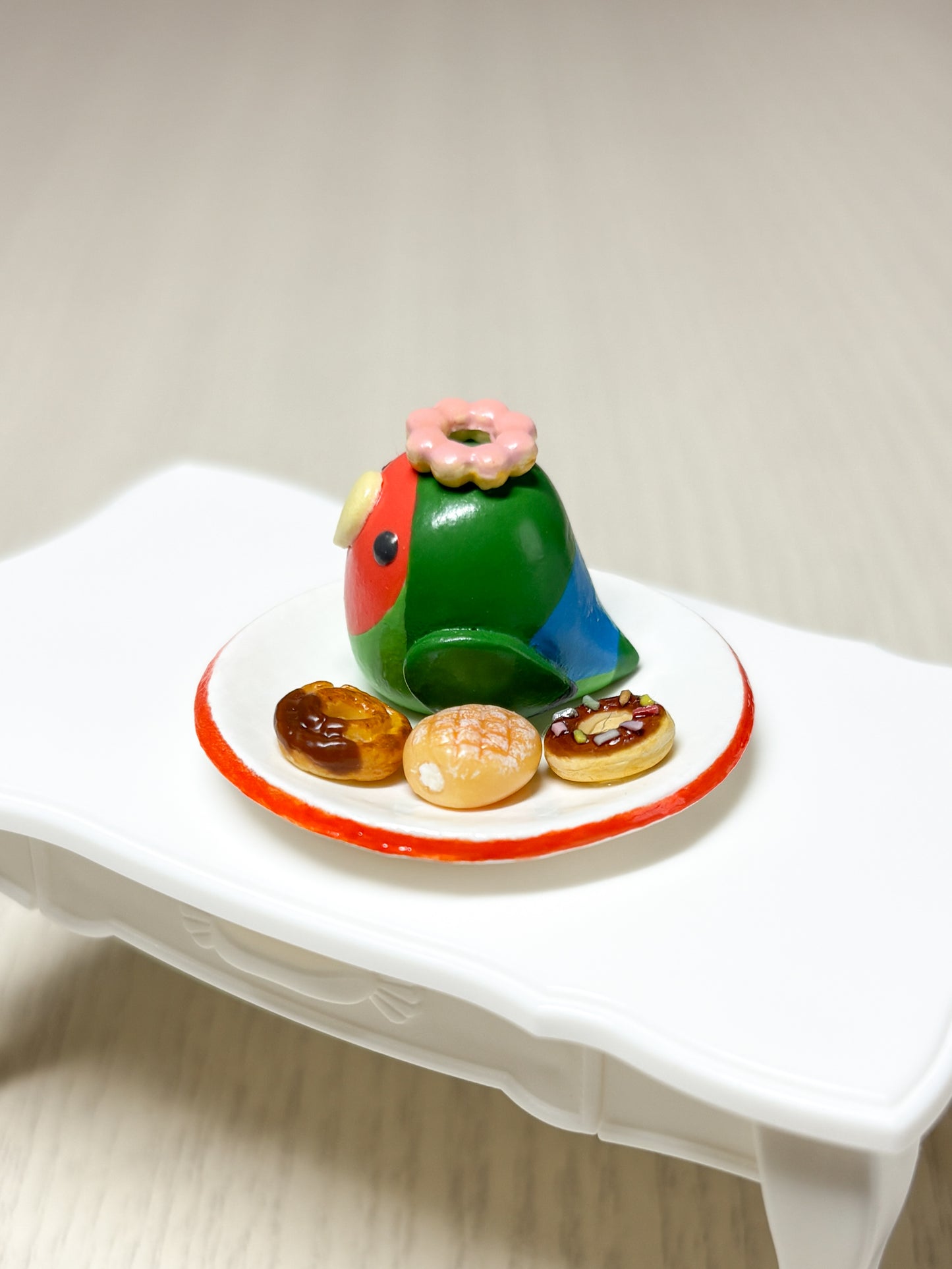 ミニチュア　ドーナツプレート　コザクラインコ　グリーン