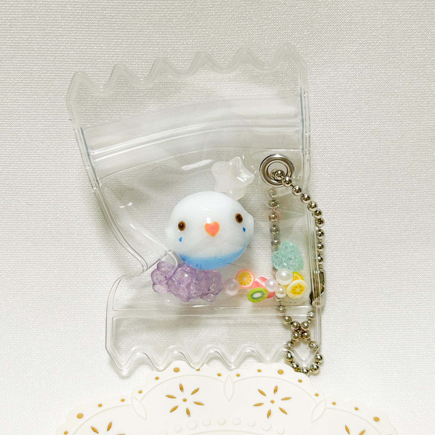チャーム　しゃかしゃかキャンディバッグ　セキセイインコ　白ハルクイン - Sweet Birdie Boutique