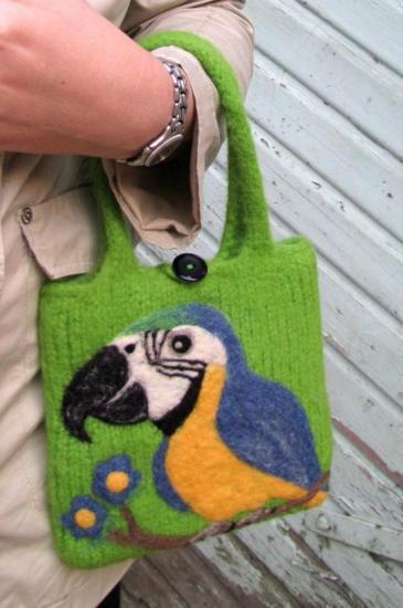 愛鳥コレクション　羊毛フェルトバッグ　コンゴウインコ - 小鳥雑貨専門のお店　スウィート・バーディー・ブティック