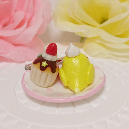 ミニチュア いちごカップケーキプレート セキセイインコ ルチノー - 小鳥雑貨専門のお店　スウィート・バーディー・ブティック